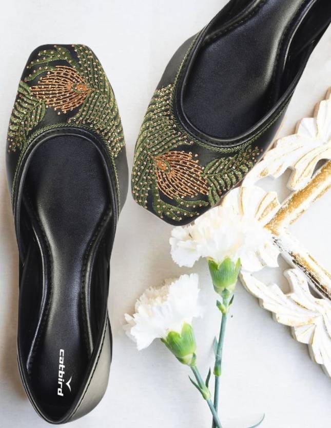 Handmade Peacock feather Embroidered Punjabi Mojari Jutis for Women-KYAMSTORE