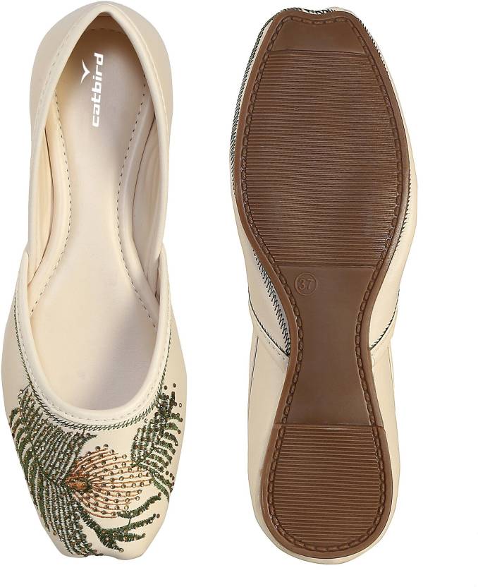Handmade Peacock feather Embroidered Punjabi Mojari Jutis for Women-KYAMSTORE