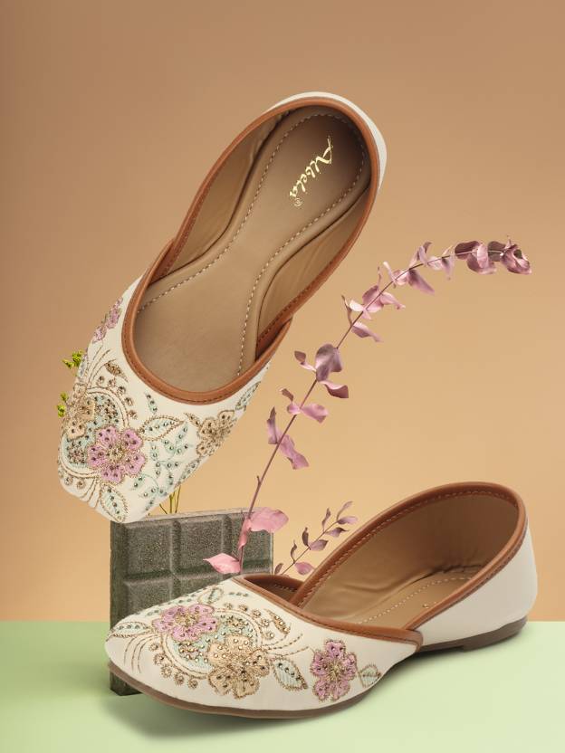 Ethnic Embroidered Juti And Mojari Jutis for Women-KYAMSTORE