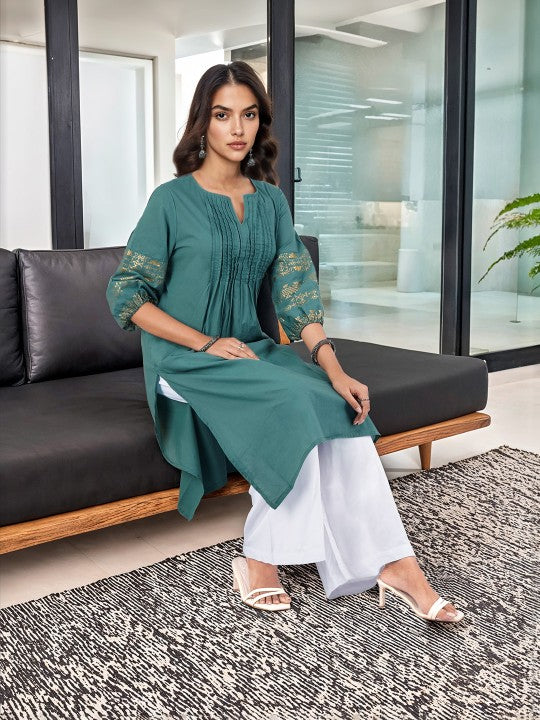 Women Pintucks Pure Cotton Kurta with Foil Print Detail