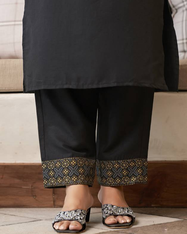 Women Cotton Blend Kurta Pant Dupatta Set-KYAMSTORE