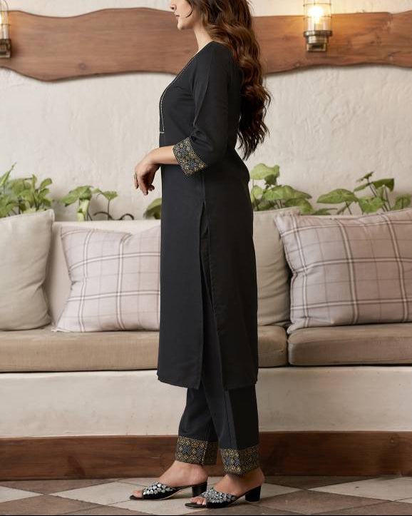 Women Cotton Blend Kurta Pant Dupatta Set-KYAMSTORE