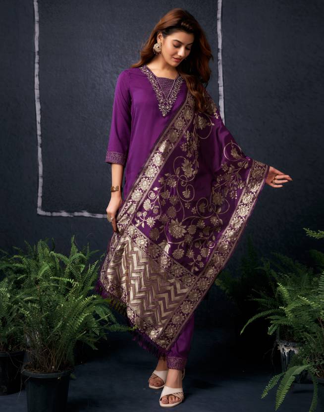Women Silk Blend Kurta Pant Dupatta Set