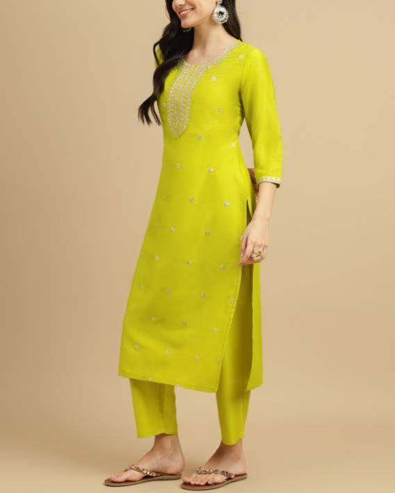 Women Silk Blend Kurta Pant Dupatta Set-KYAMSTORE