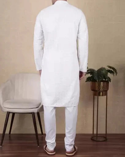 Men Paisley, Embroidered Cotton Blend Straight Kurta-KYAMSTORE