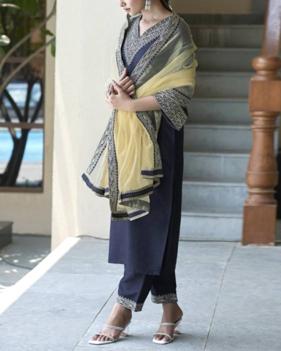 Women Silk Blend Kurta Pant Dupatta Set-KYAMSTORE