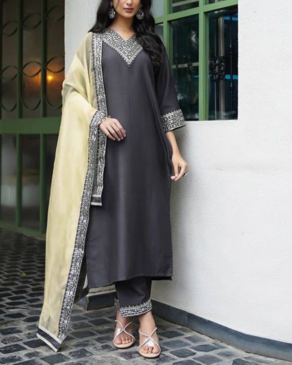 Women Silk Blend Kurta Pant Dupatta Set-KYAMSTORE
