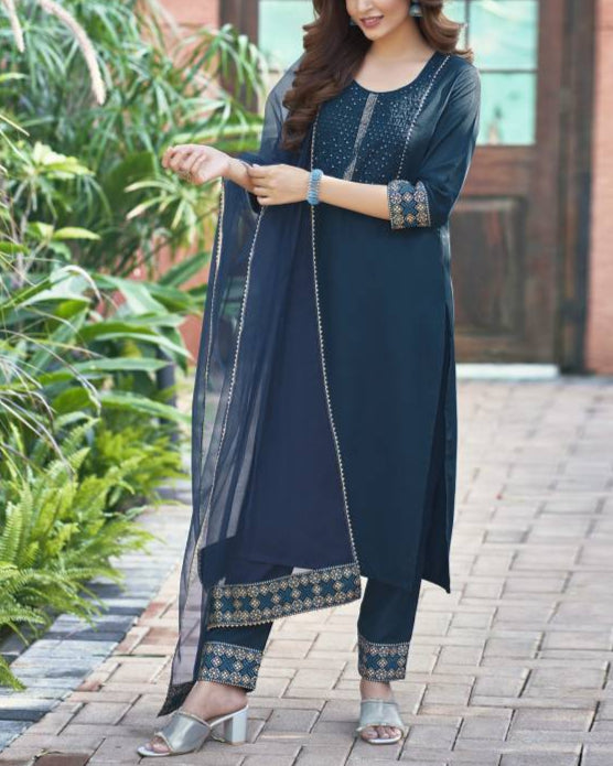 Women Cotton Blend Kurta Pant Dupatta Set-KYAMSTORE
