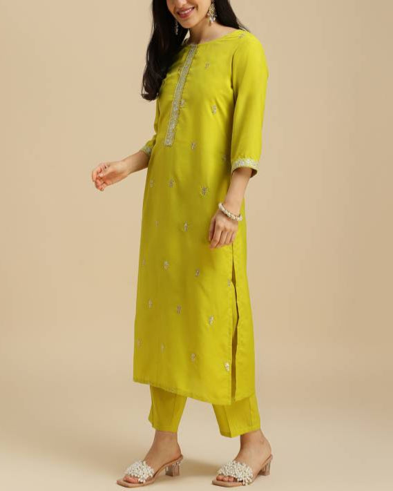 Women Silk Blend Kurta Pant Dupatta Set-KYAMSTORE