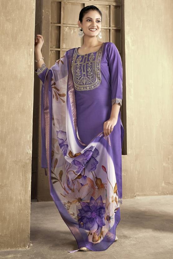 Women Silk Blend Kurta Pant Dupatta Set