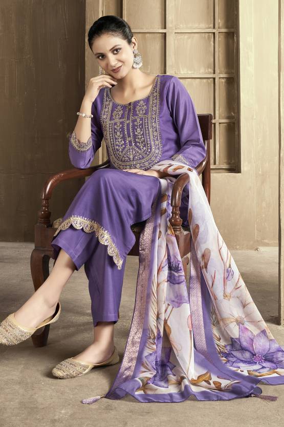 Women Silk Blend Kurta Pant Dupatta Set