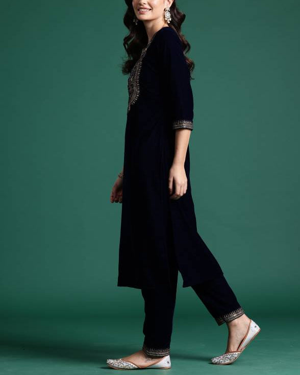 Women Velvet Kurta Pant Dupatta Set-KYAMSTORE
