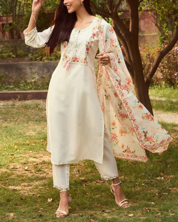 Women Silk Blend Kurta Pant Dupatta Set-KYAMSTORE