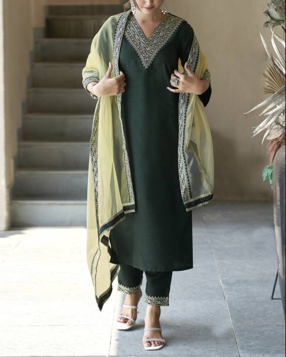 Women Silk Blend Kurta Pant Dupatta Set-KYAMSTORE