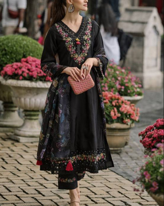 Women Silk Blend Kurta Pant Dupatta Set-KYAMSTORE