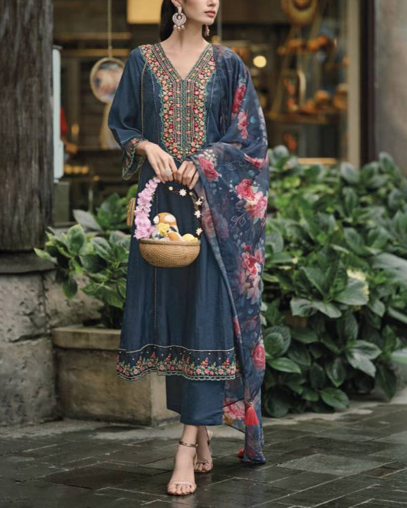 Women Silk Blend Kurta Pant Dupatta Set-KYAMSTORE