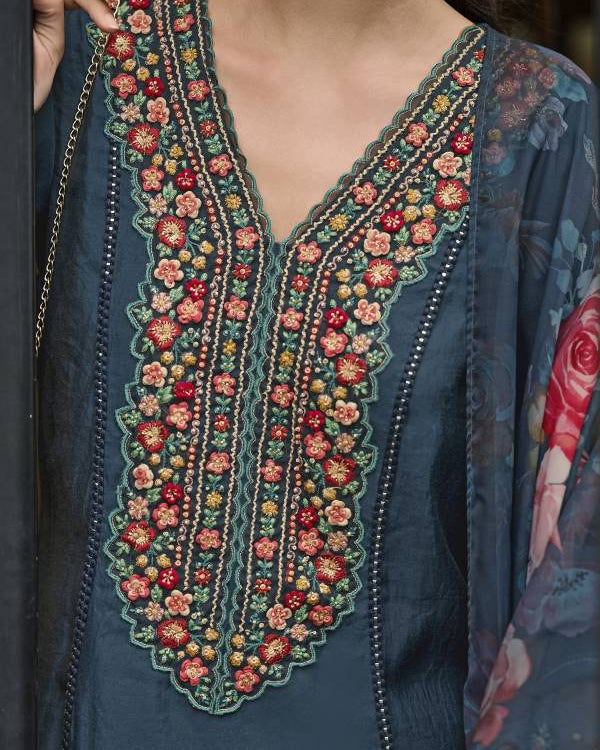 Women Silk Blend Kurta Pant Dupatta Set-KYAMSTORE