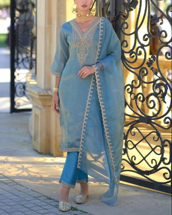 Women Silk Blend Kurta Pant Dupatta Set-KYAMSTORE