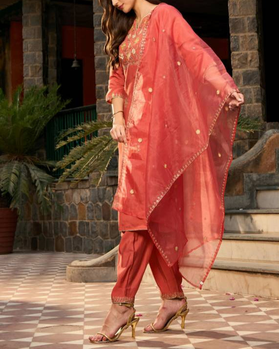 Women Silk Blend Kurta Pant Dupatta Set-KYAMSTORE