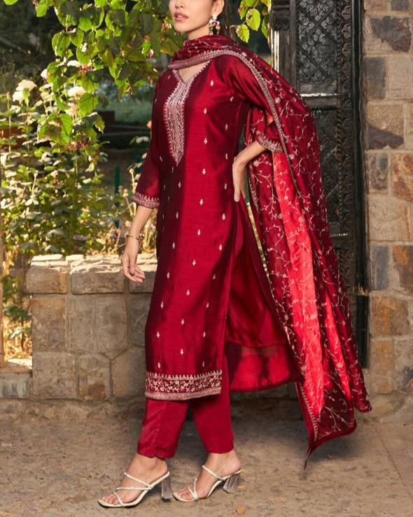 Women Silk Blend Kurta Pant Dupatta Set-KYAMSTORE
