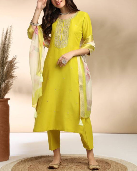 Women Silk Blend Kurta Pant Dupatta Set-KYAMSTORE