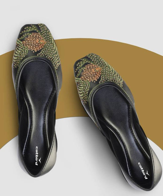 Handmade Peacock feather Embroidered Punjabi Mojari Jutis for Women-KYAMSTORE
