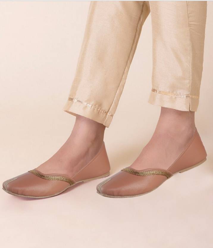 Punjabi Ethnic Jutis| Elegant & Comfortable Mojari Jutis For Women-KYAMSTORE