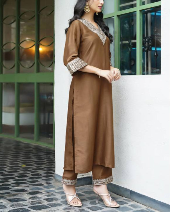 Women Silk Blend Kurta Pant Dupatta Set-KYAMSTORE