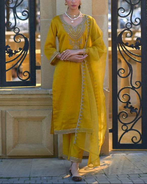 Women Silk Blend Kurta Pant Dupatta Set-KYAMSTORE