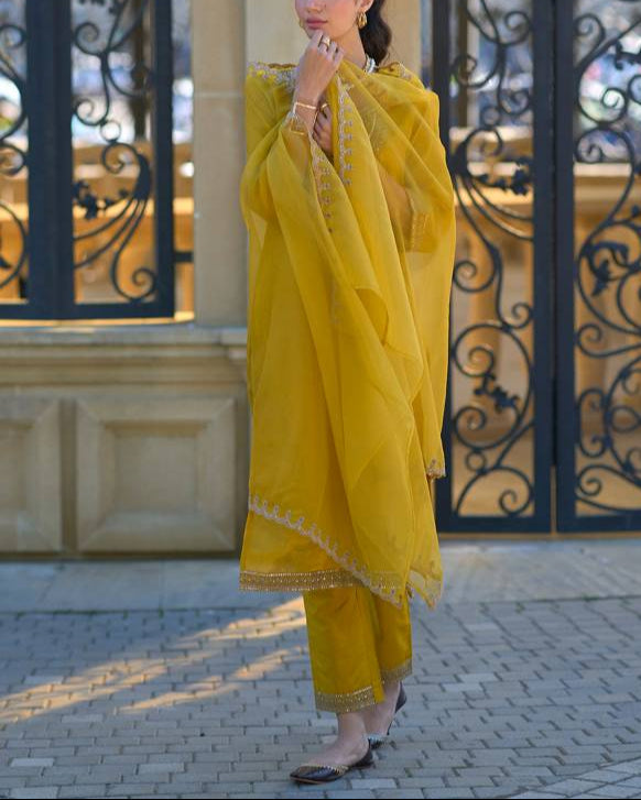 Women Silk Blend Kurta Pant Dupatta Set-KYAMSTORE