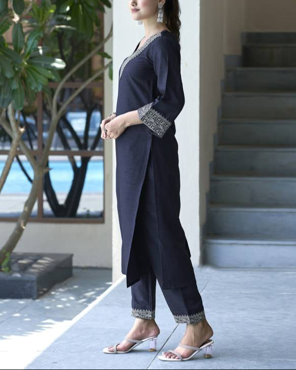 Women Silk Blend Kurta Pant Dupatta Set-KYAMSTORE