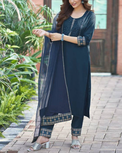 Women Cotton Blend Kurta Pant Dupatta Set-KYAMSTORE