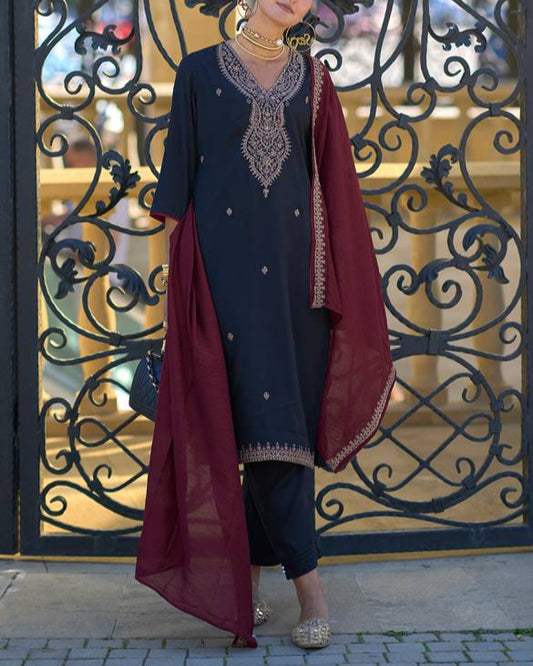 Women Silk Blend Kurta Pant Dupatta Set-KYAMSTORE