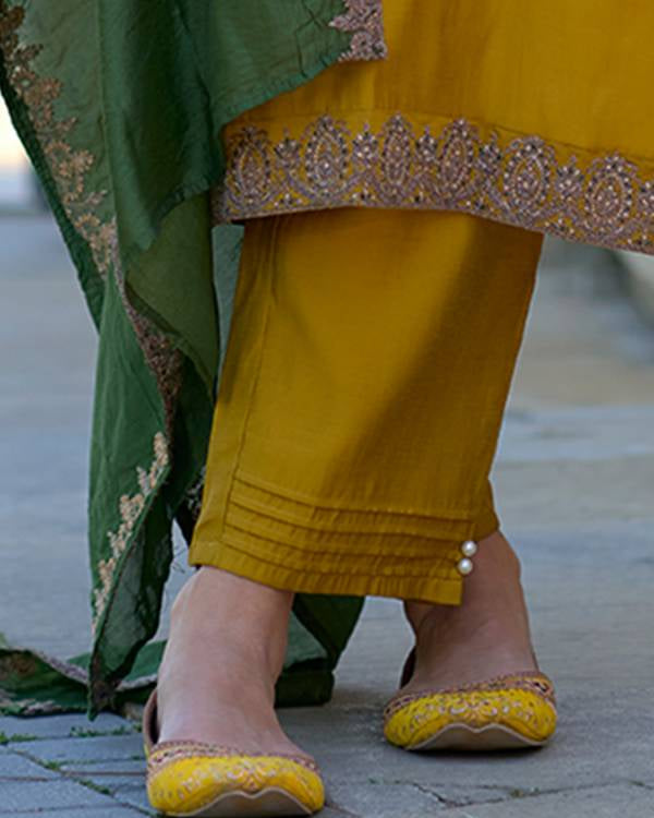 Women Silk Blend Kurta Pant Dupatta Set-KYAMSTORE