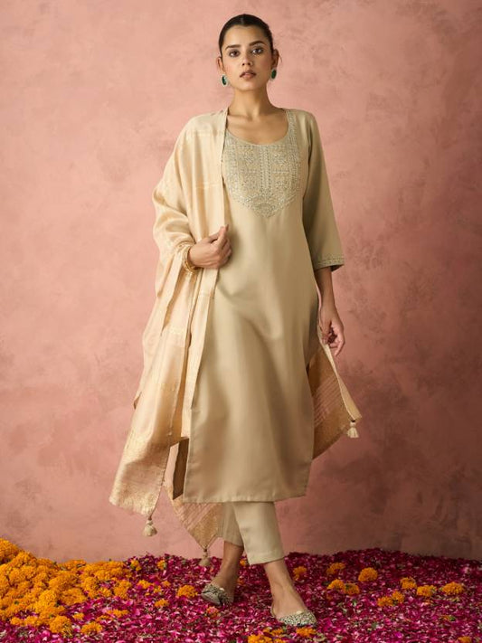 Women Cotton Blend Kurta Pant Dupatta Set