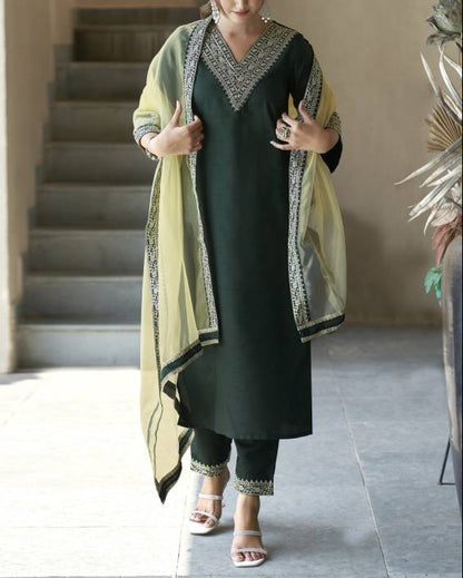 Women Silk Blend Kurta Pant Dupatta Set-KYAMSTORE