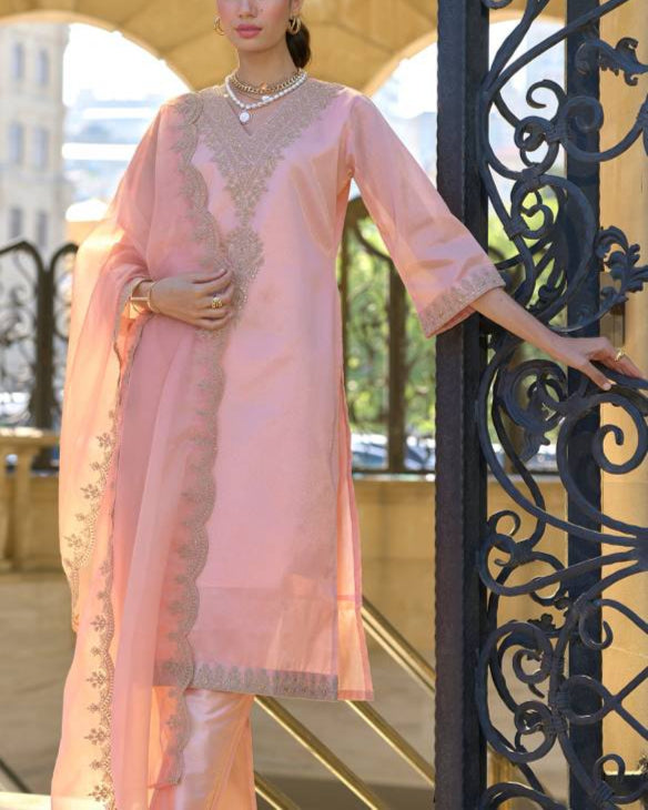 Women Silk Blend Kurta Pant Dupatta Set-KYAMSTORE